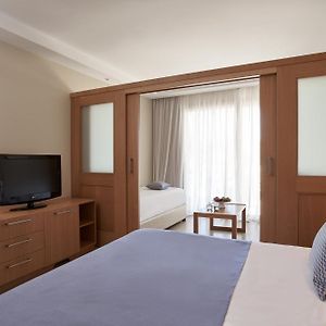 Family Room Inland View